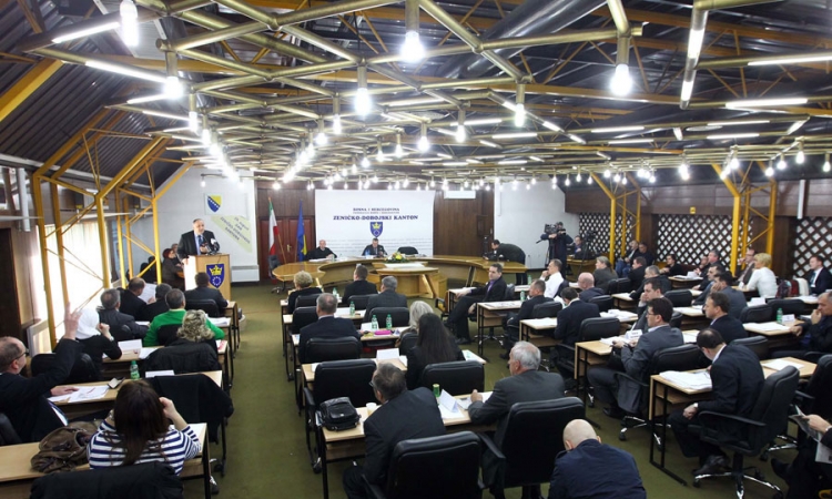 Usvojena ostavka premijera i Vlade ZDK