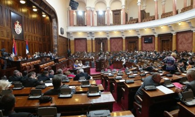 Po poslaniku u Srbiji i do 8.600 evra mjesečno