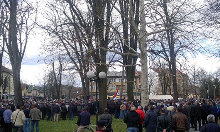 Nezadovoljni borci počeli okupljanje