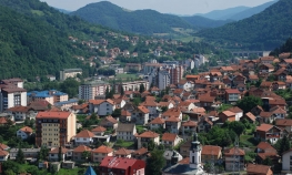 Stijena ugrožava deset kuća kod Zvornika