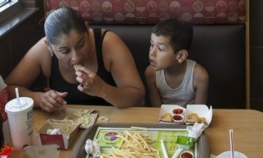 Mekdonalds kažnjen zbog diskriminacije Roma u Novom Sadu