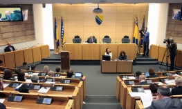 Amandmani na Ustav pred poslanicima