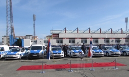 Dodik uručio ključeve za 200 policijskih automobila