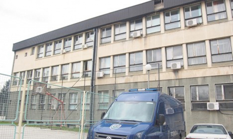 Ne razumije srpski, traži da ga ispituju na bosanskom jeziku