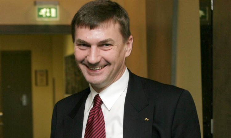 Premijer Estonije podnio ostavku