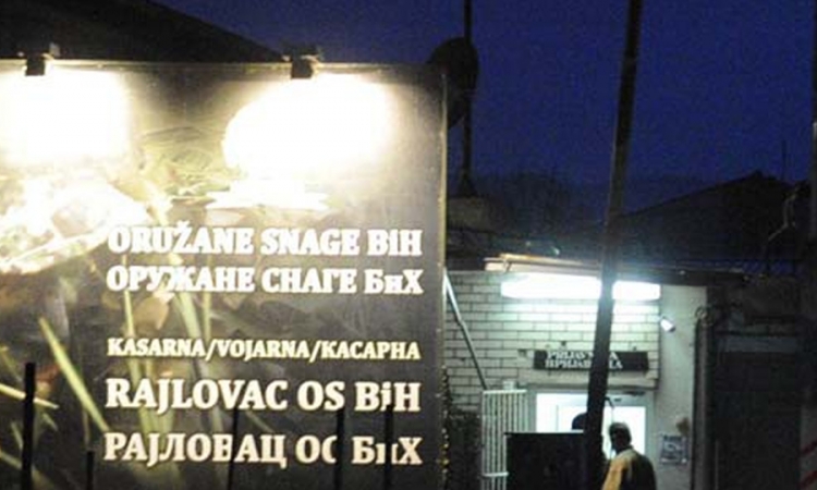 Bh. piloti se ljubili na parkingu?