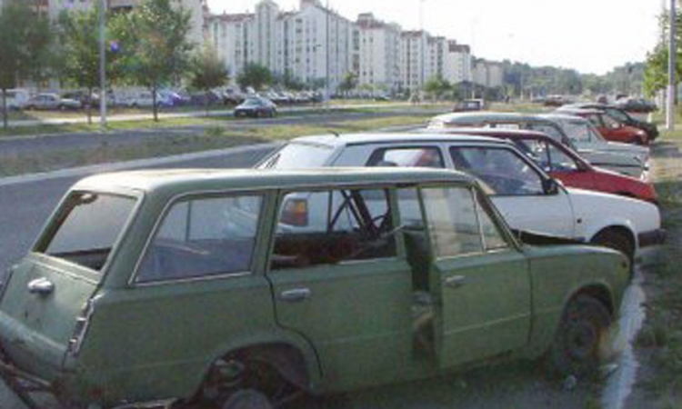 U Banjaluci uklonjeno 36 neregistrovanih vozila 