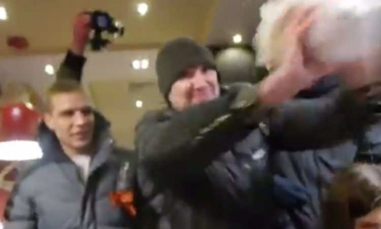 Članice "Pusi rajota" napali kiselinom