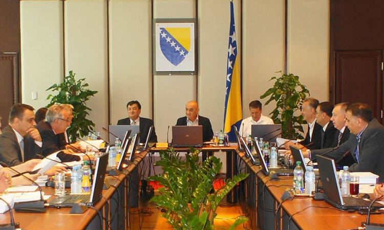 Spoljnotrgovinski deficit smanjen za 16 odsto