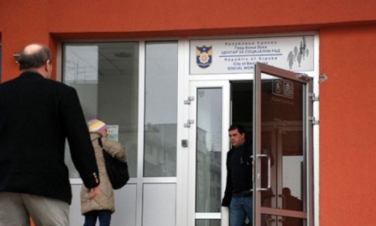 Za tuđu njegu i pomoć 935 zahtjeva