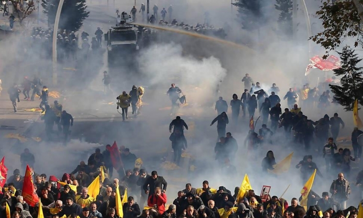  Preminuo tinejdžer povrijeđen tokom protesta