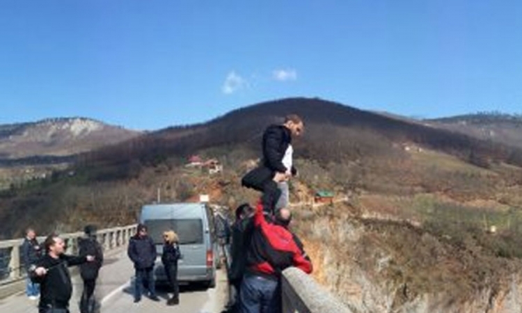Saša Kovačević skočio s mosta