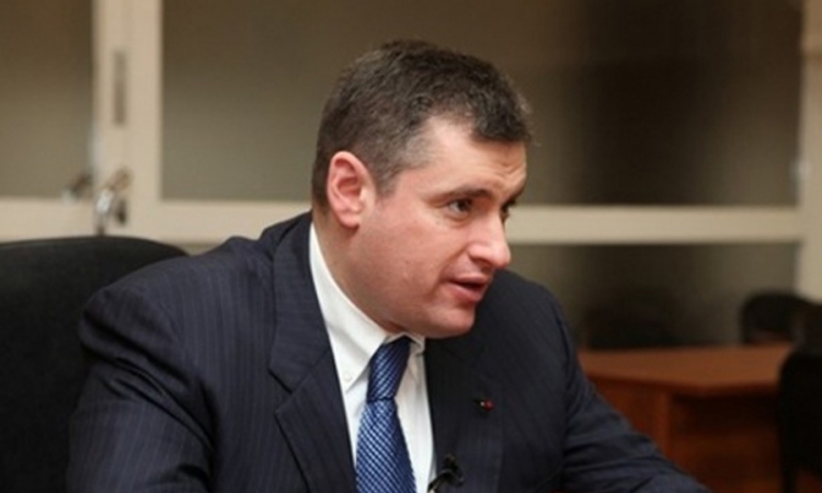  Slucki: Ruske vojne jedinice zauzimaju položaje na Krimu