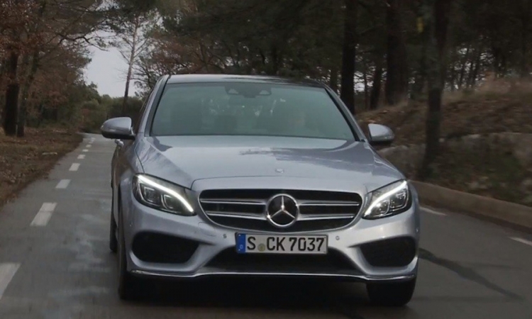 Mercedes C-klasa na jednom od prvih testova