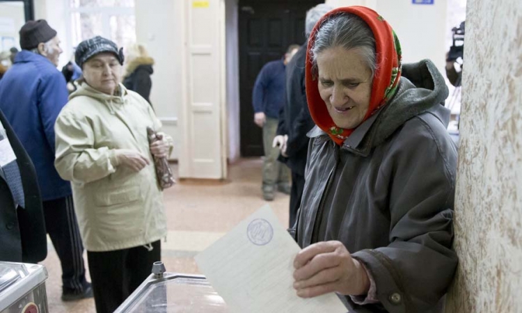 Na Krimu počeo referendum