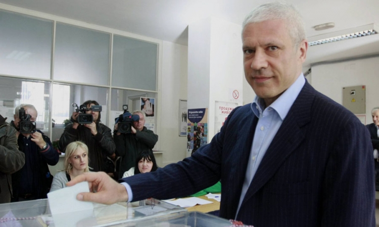 Tadićeva stranka prijatno iznenađenje, Dinkić se povlači