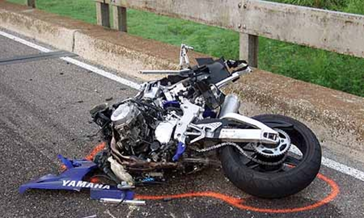 Trebinjac vozeći motor naletio na krave i poginuo