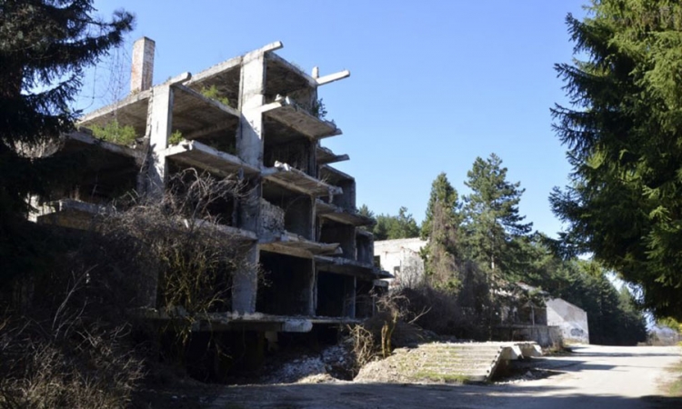 Od Titovih vila nije ostao ni "kamen na kamenu"