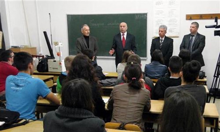 Škole u Petrovu nisu dovedene u pitanje