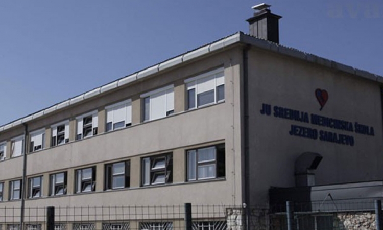 Učenik demolirao zbornicu u Sarajevu