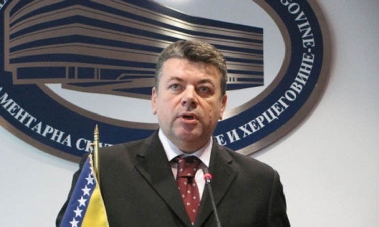 Živković: Smanjiti plate zaposlenim u institucijama BiH