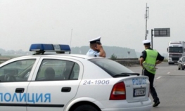 Tinejdžerka poginula, osmoro povrijeđenih u sudaru dva vozila