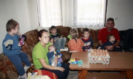 Uručeni paketi siromašnim porodicama