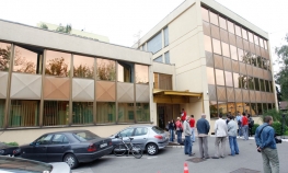 Za pet automobila 400.000 maraka