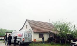 Nadomak Prijedora diler izrešetan na pragu kuće