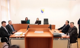 Od Radmanovića traži 15.000 KM odštete