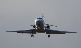 Avion prinudno sletio zbog požara