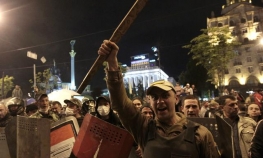 Kijev: Masovna tuča na Majdanu