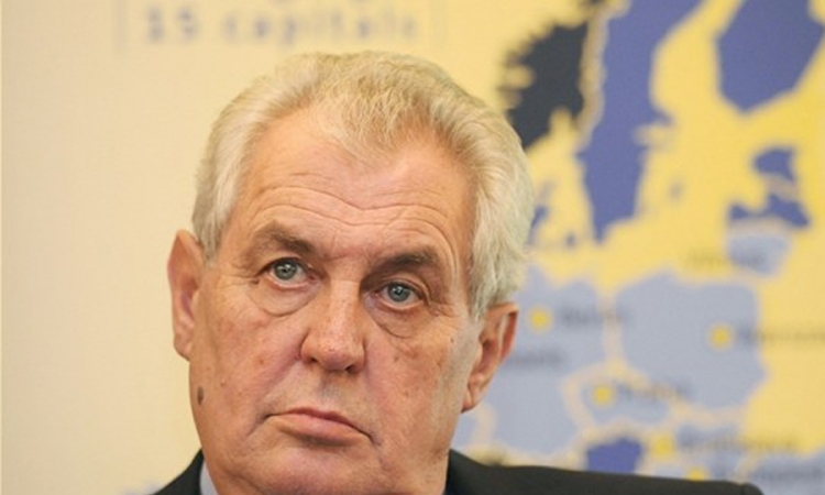 Zeman: NATO nije bombardovao samo vojne objekte u Srbiji
