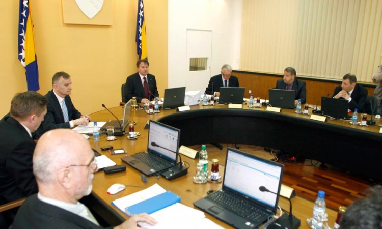 Iz sive zone vratiti dvije milijarde KM