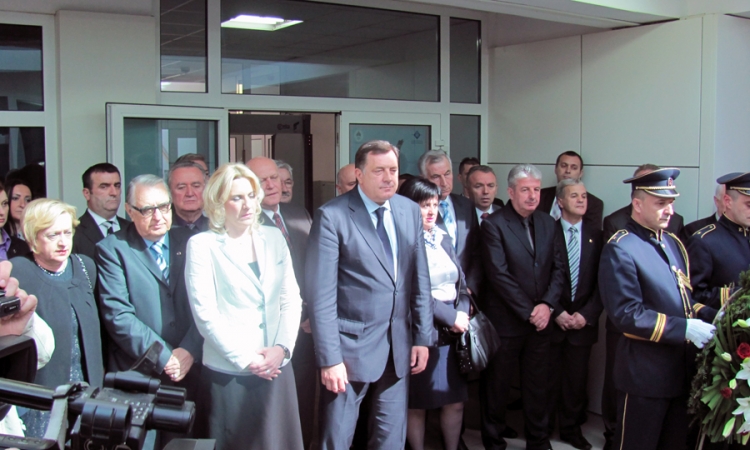 Vijenci na spomen-obilježje poginulim pripadnicima MUP-a