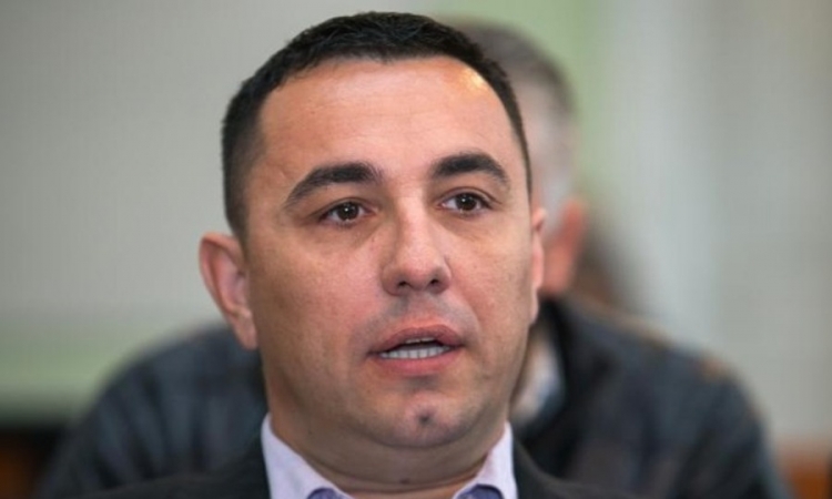 Potjernica za bivšim načelnikom opštine Sibinj
