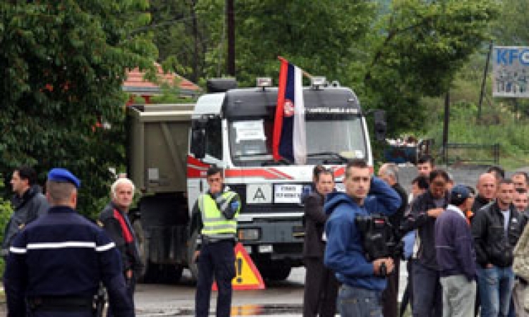 Radnici Lole u Lešku na sjeveru KiM blokirali put