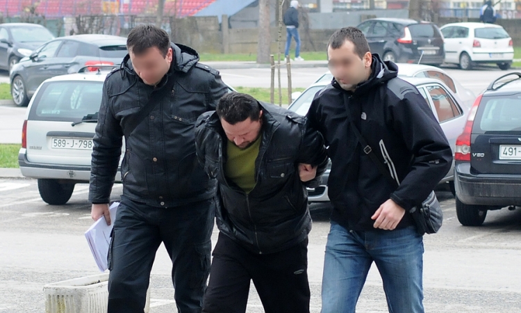 Banjalučaninu ponovo sude za silovanje kćerke