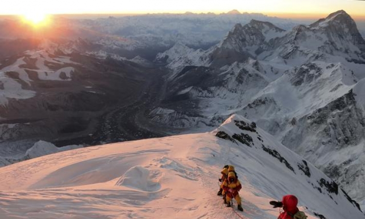 Nastavljena potraga na Mont Everestu