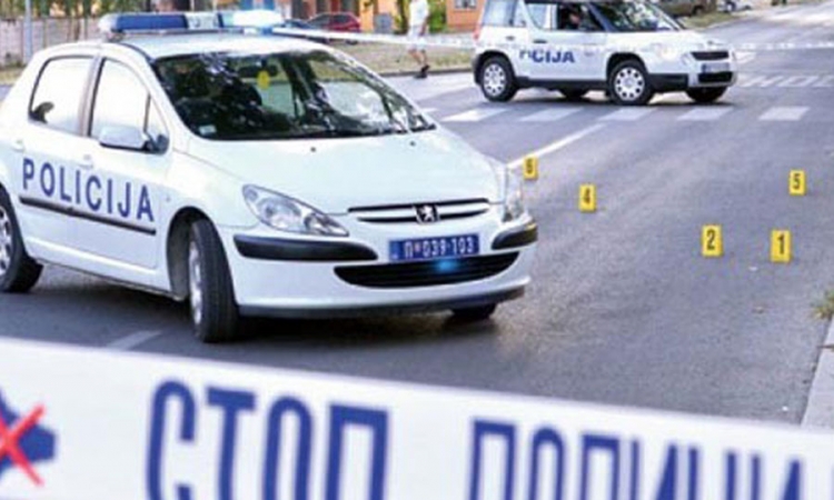 Ranjeni policajac i napadač