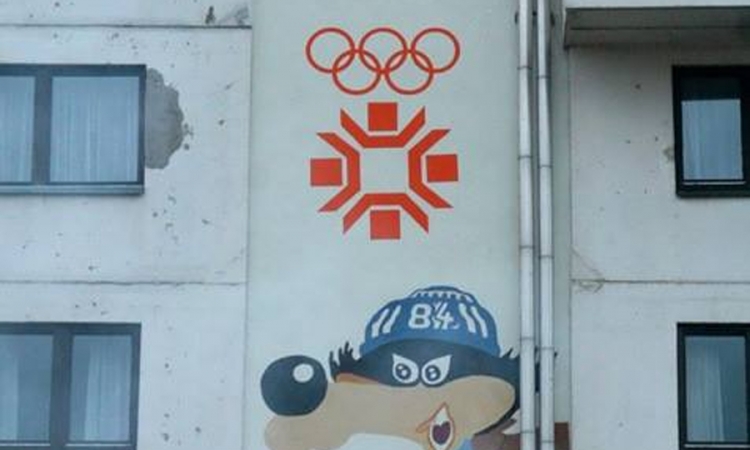 Na sarajevskim fasadama ožiljci ratnih dejstava i nakon 19 godina