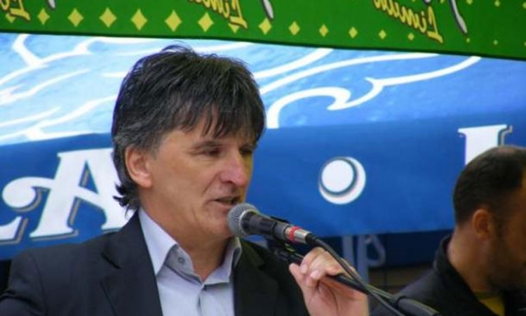 Poslanik Miroslav Kojić pokušao udariti Mirka Savića