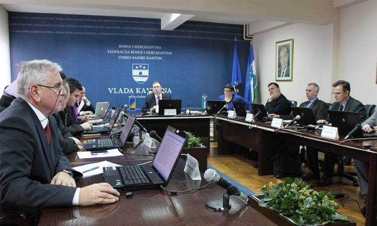 Veće plate prosvjetarima Unsko-sanskog kantona
