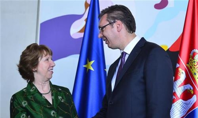 Eštonova se sastala sa Vučićem