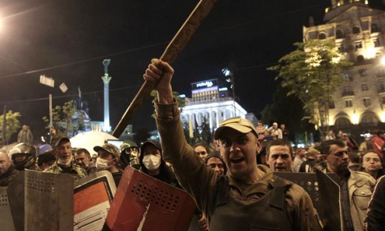 Kijev: Masovna tuča na Majdanu