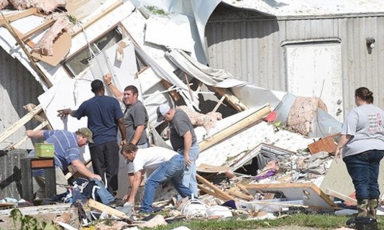 Tornado ubio 34 osobe