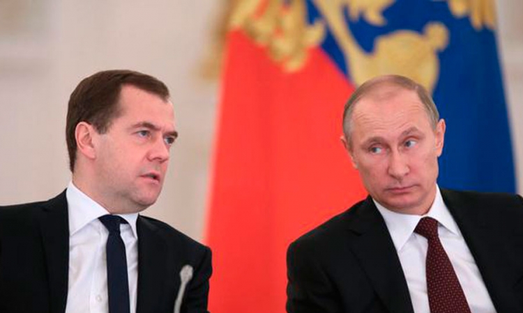 Putin i Medvedev idu na Krim