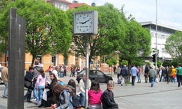 Spomen-sat popravljen i vraćen na Trg Krajine 