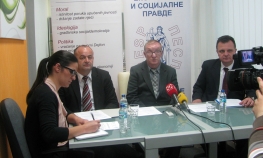 Vlajki: Ne dozvoliti ulazak BiH u vojne blokove