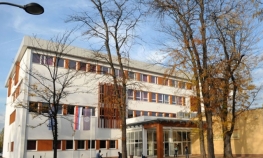 Politikolozi mogu predavati demokratiju